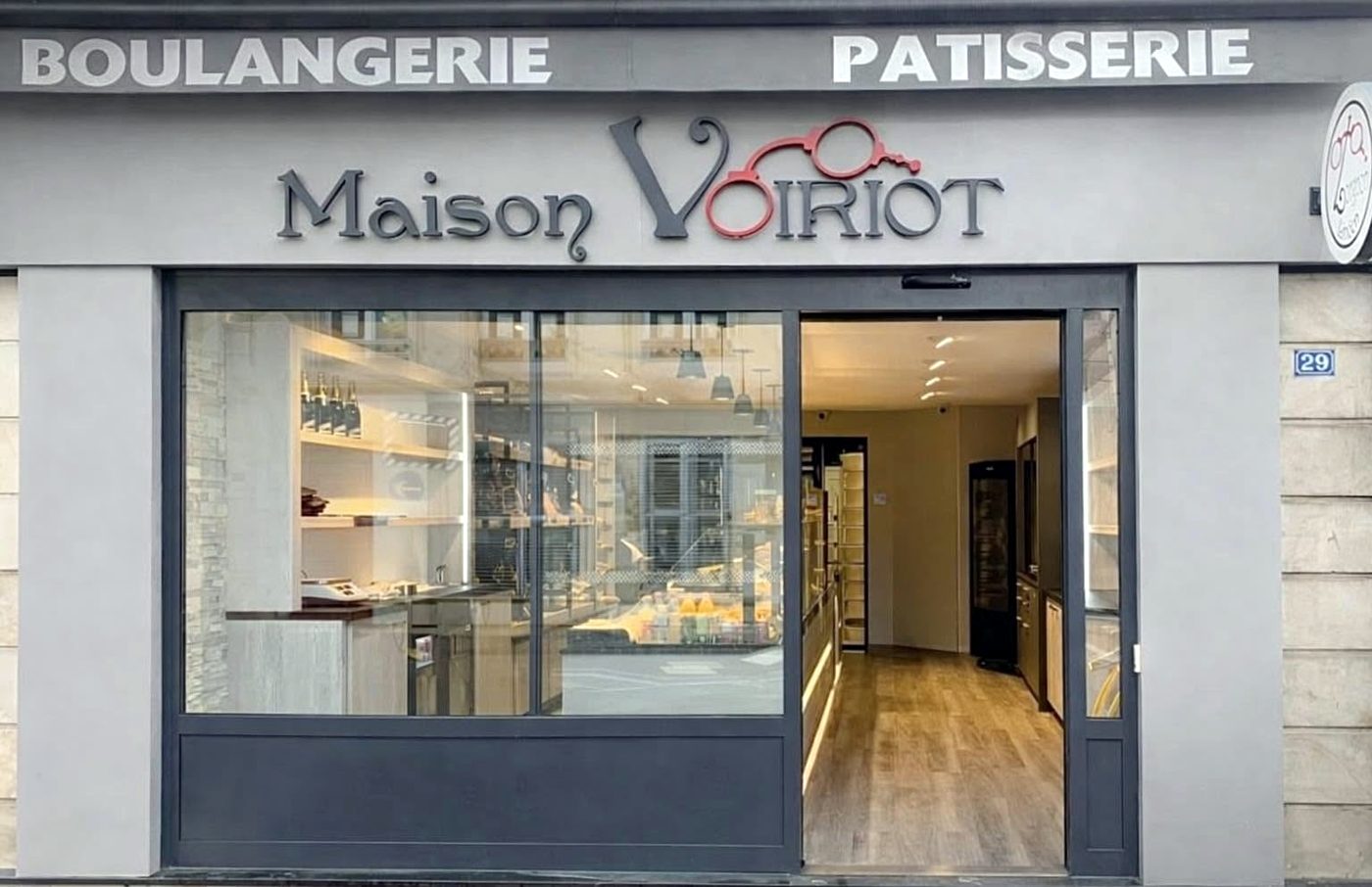 Façade de la Maison Voiriot, boulangerie pâtisserie, au 29 rue du Général-de-Gaulle